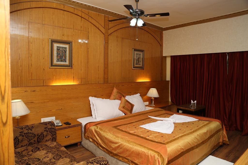 เมิซจูปิเตอร์บิซิเนสแอนด์ลักชัวรีโฮเต็ล Hotel นาสิก ห้อง รูปภาพ