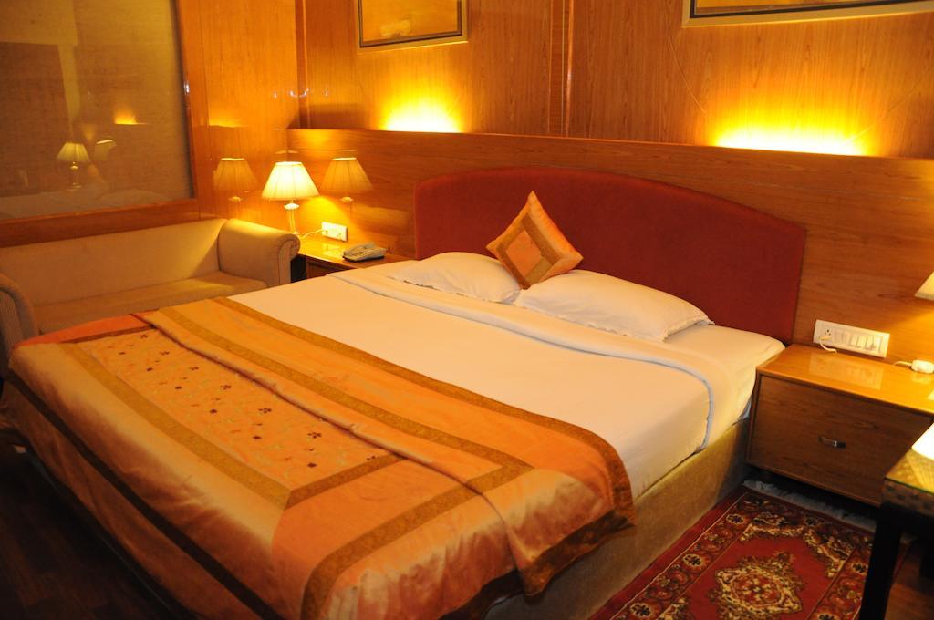 เมิซจูปิเตอร์บิซิเนสแอนด์ลักชัวรีโฮเต็ล Hotel นาสิก ห้อง รูปภาพ
