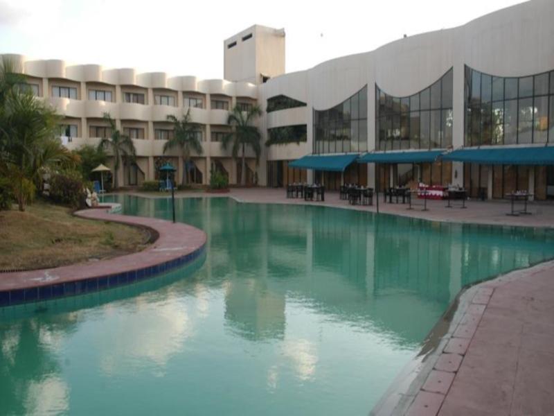 เมิซจูปิเตอร์บิซิเนสแอนด์ลักชัวรีโฮเต็ล Hotel นาสิก ภายนอก รูปภาพ