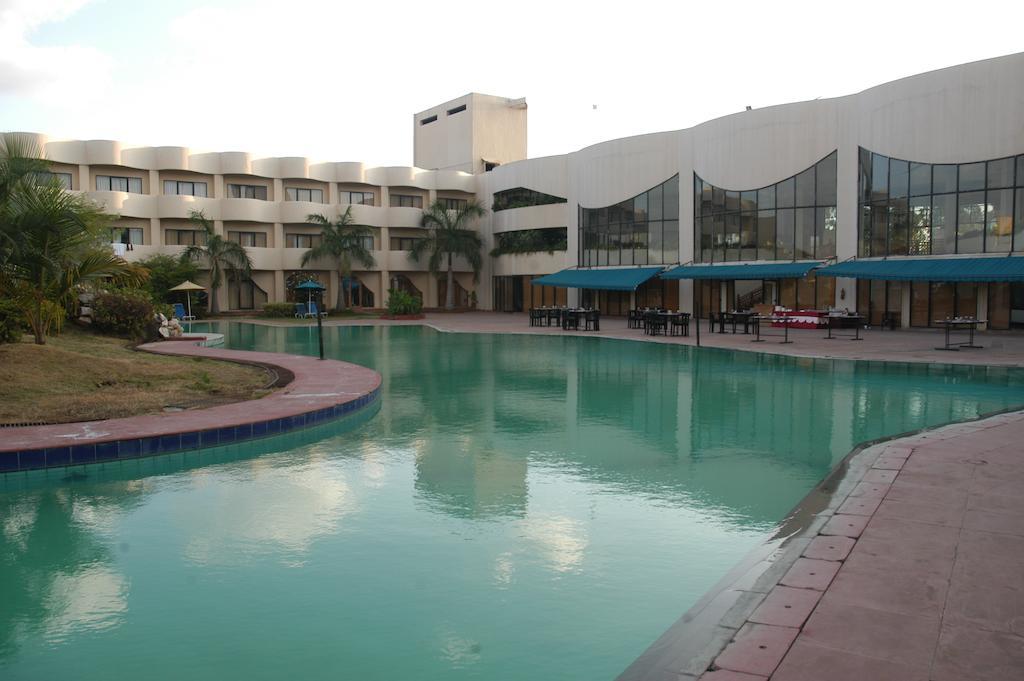 เมิซจูปิเตอร์บิซิเนสแอนด์ลักชัวรีโฮเต็ล Hotel นาสิก ภายนอก รูปภาพ